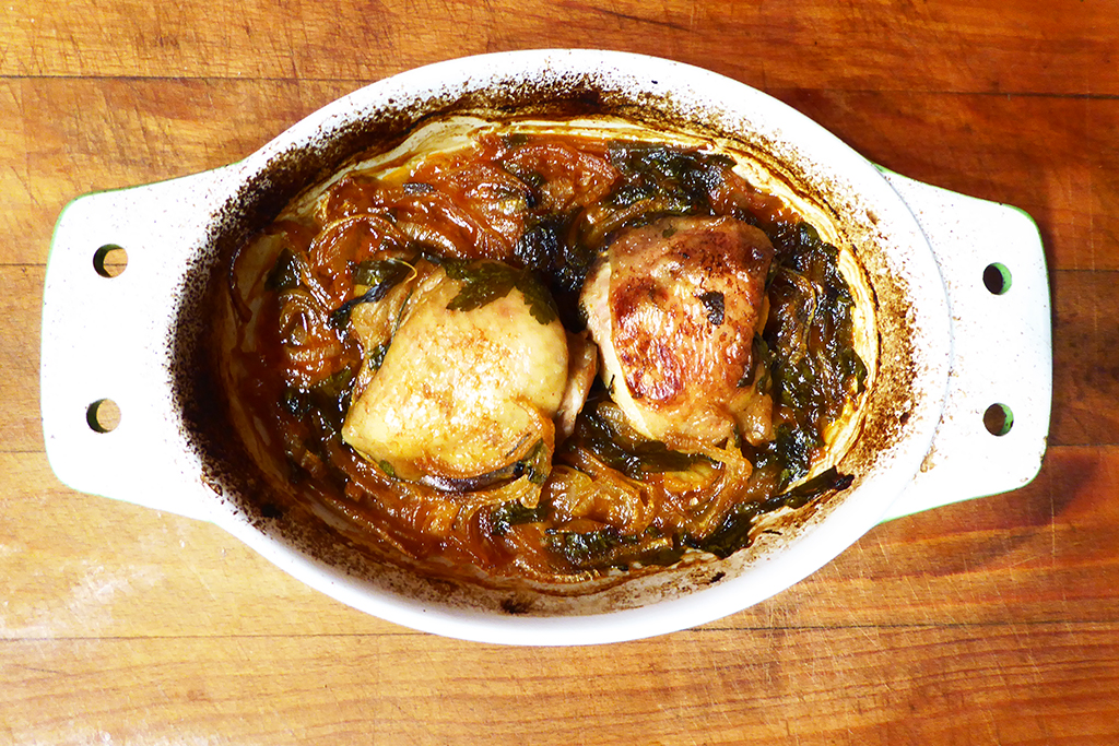 Španělské kuře s cibulí.