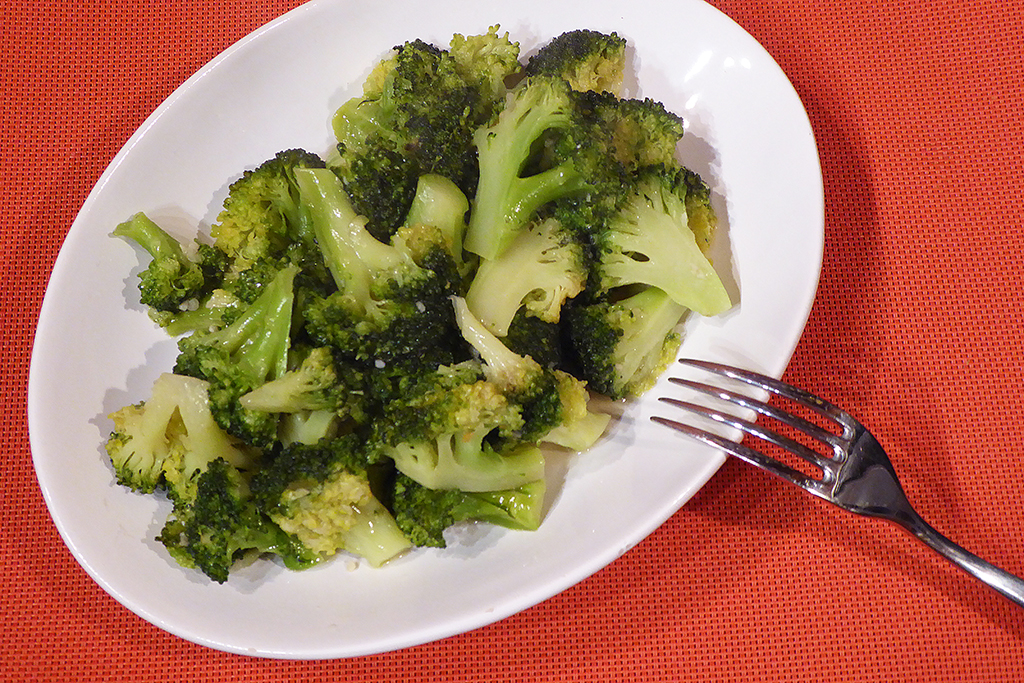 Restovaná brokolice s česnekem