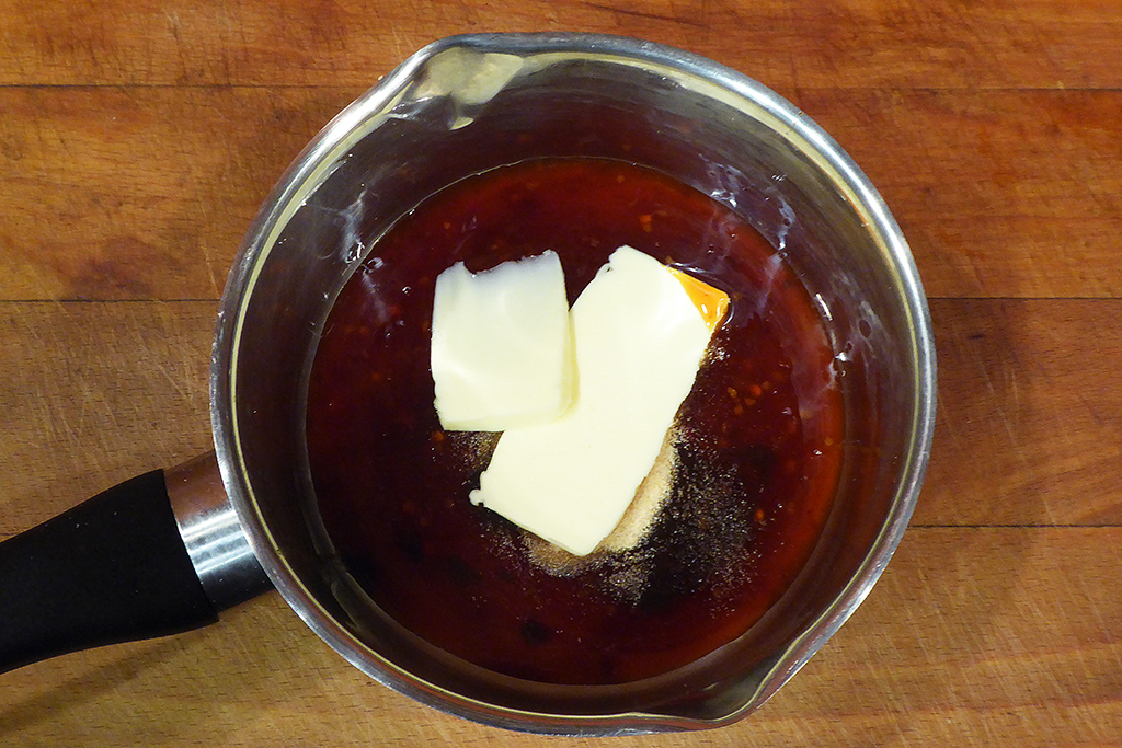 Omáčka krok 5 - přidáme máslo