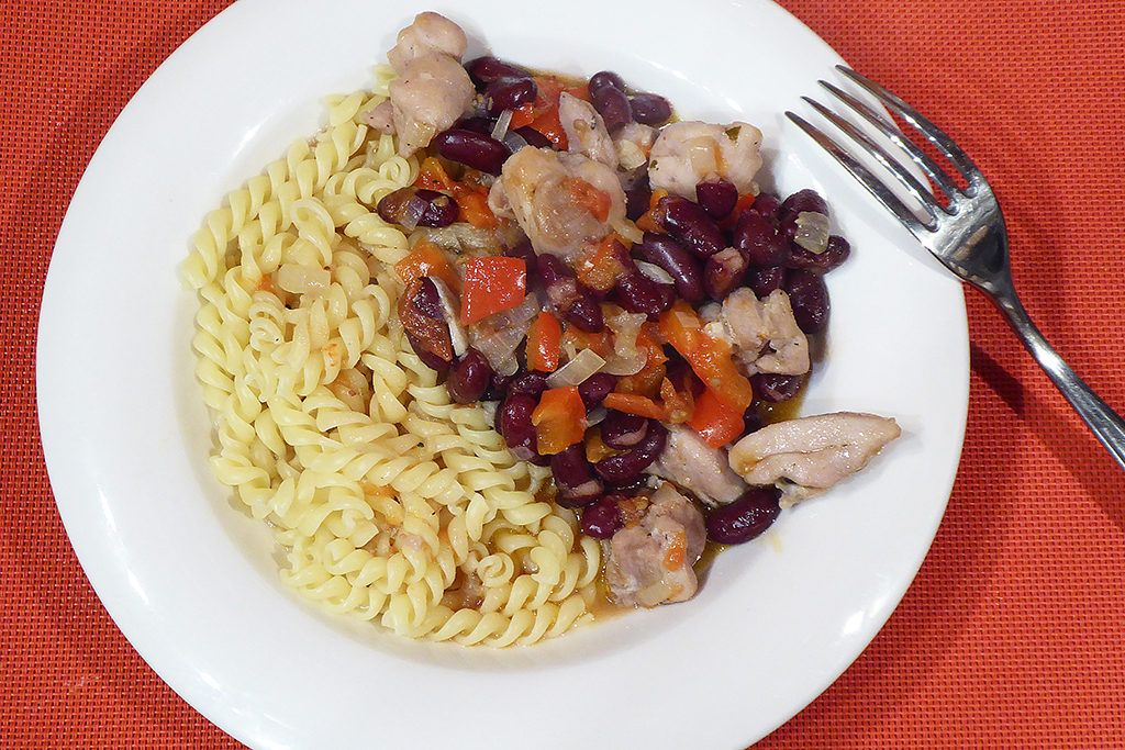 Červené kuře s torti