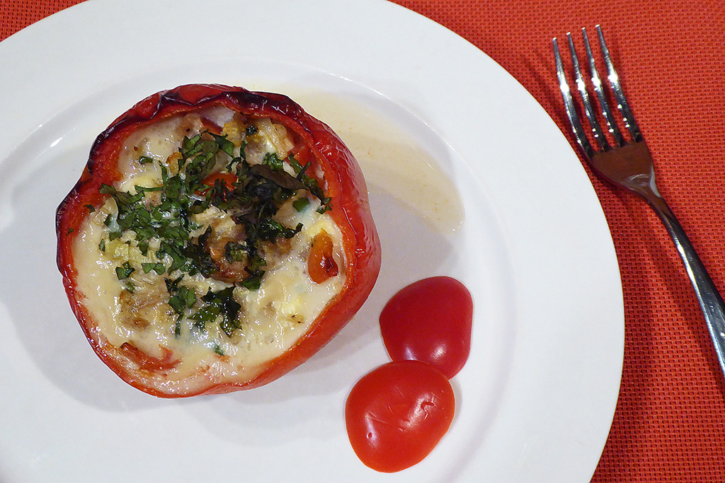 Paprika plněná masem a nivou