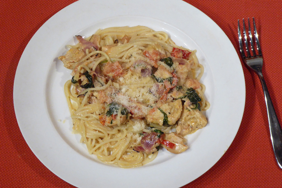 Podáváme posypané parmezánem