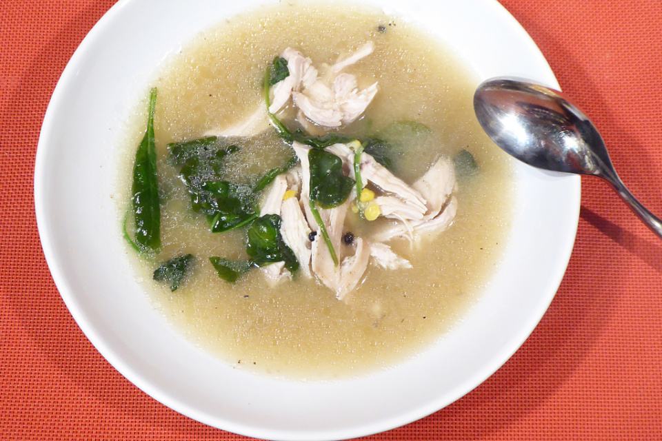 Pošírovnými soup with chicken breast